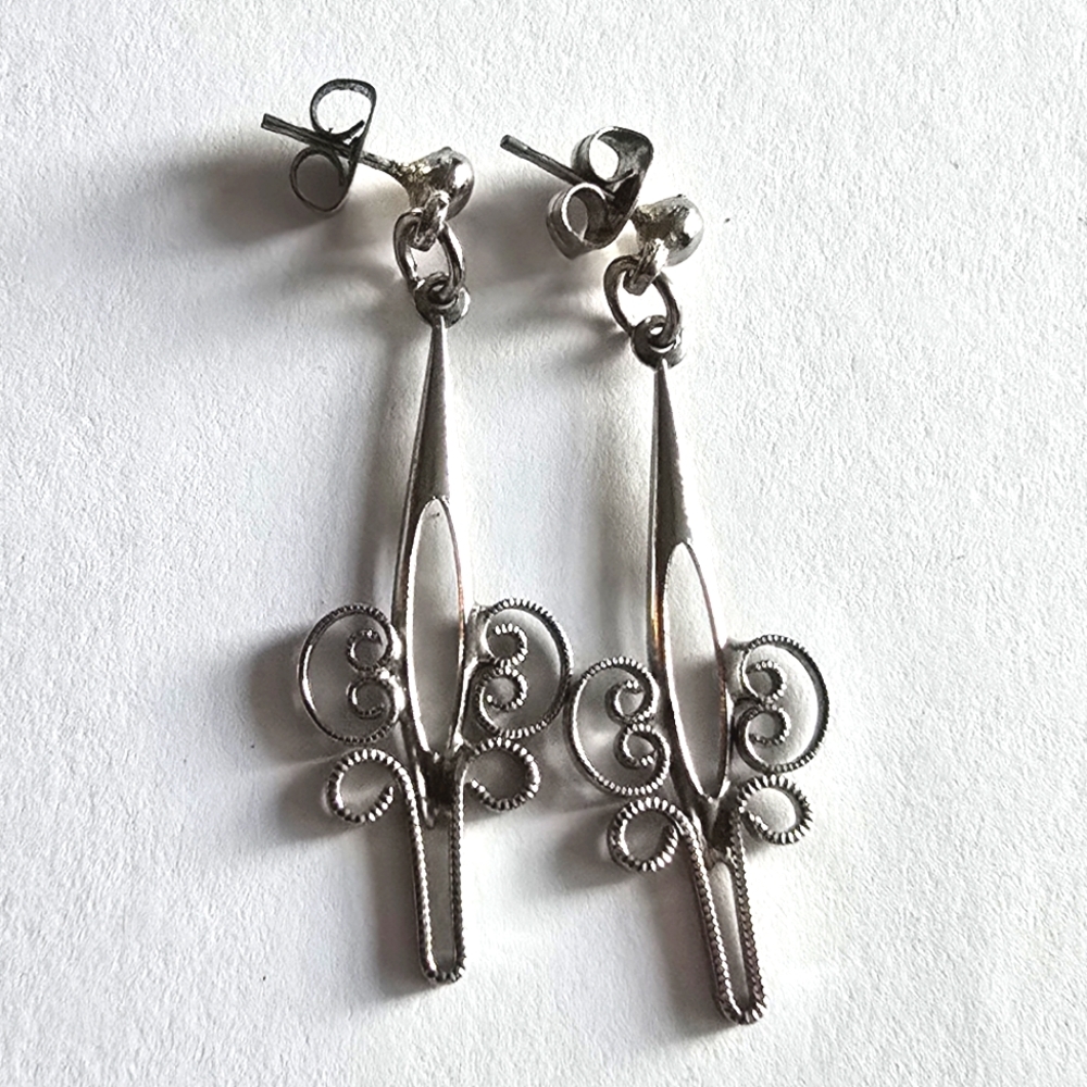 Vintage earrings silver tone filigree wires pierced
